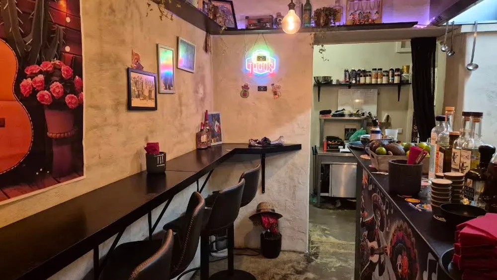El Camino Taco bar